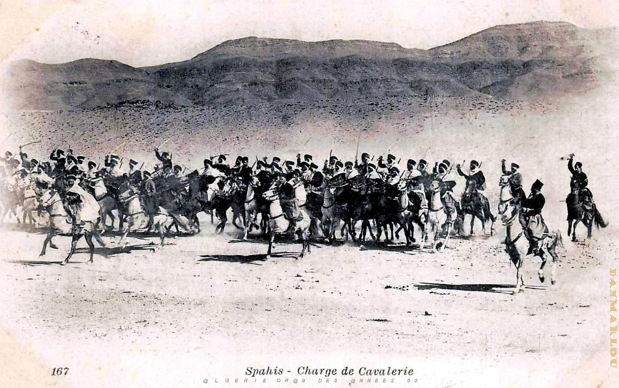 Algerie - Spahis - Charge de Cavalerie.jpg